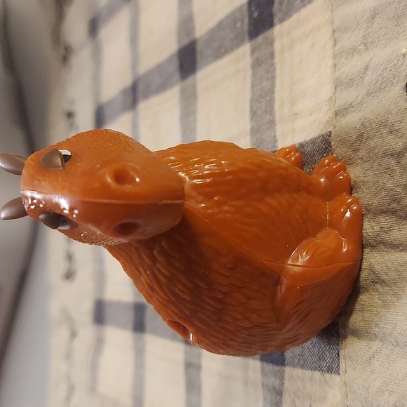 ❤️ Disney Encanto Capybara Figure Chispi 2021 McDonald's Happy Meal Toy #7 - Picture 7 of 7